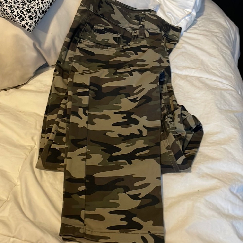 High rise skinny Camo jean sz 13